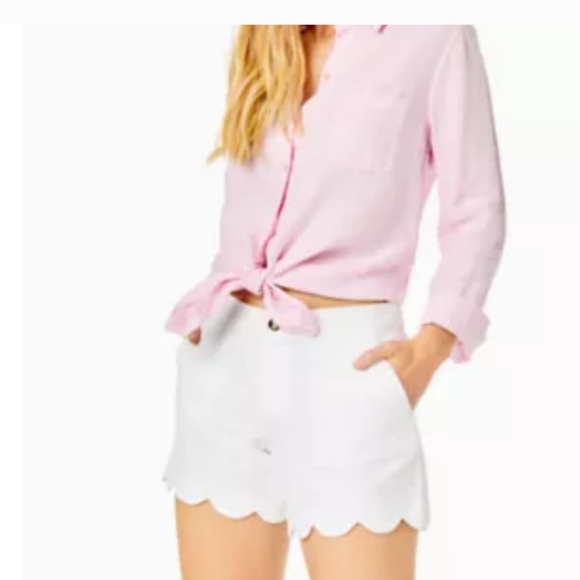 Lilly Pulitzer White 5" buttercup scalloped hem shorts - Picture 1 of 5